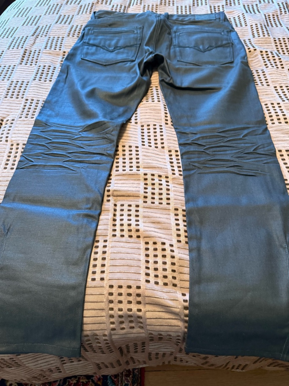 GUESS Men's Slim Black Denim Jeans with Logo Patch - Picture 2 of 5